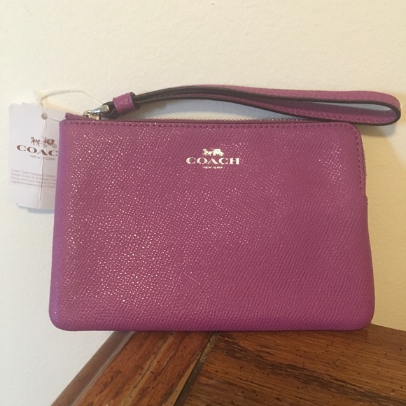 Coach Handbags - NWT Coach gorgeous wristlet!!